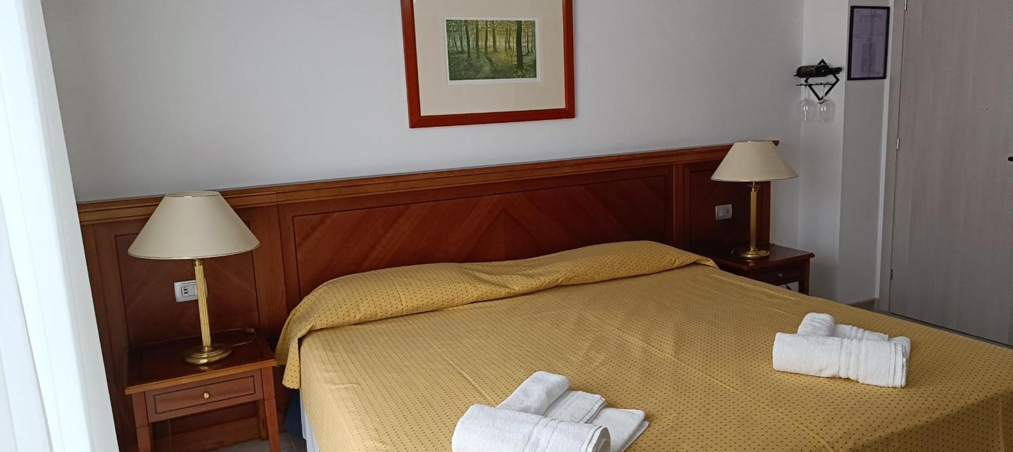 Villa Mariana Bed And Breakfast Saluzzo Exteriör bild