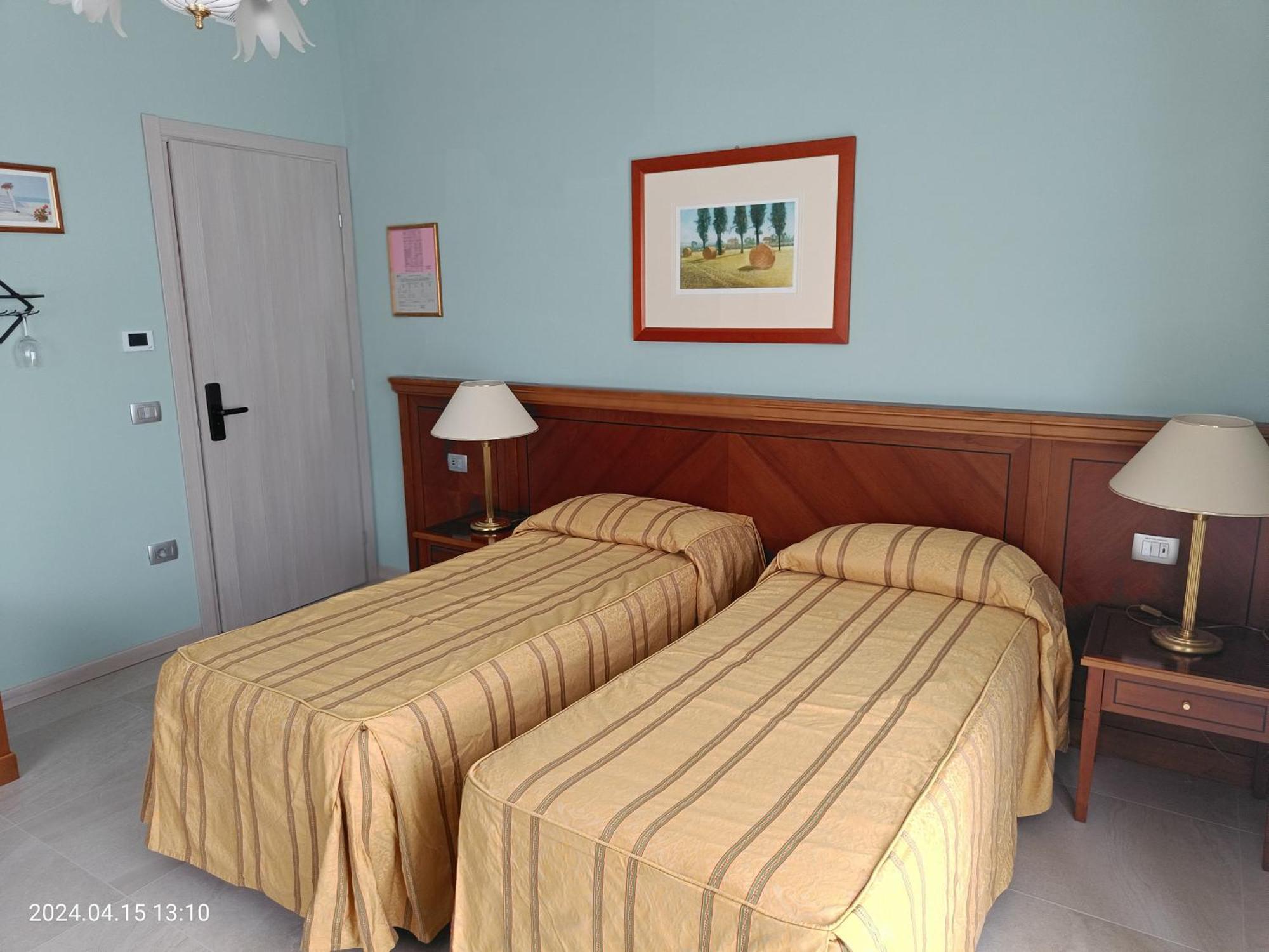 Villa Mariana Bed And Breakfast Saluzzo Exteriör bild