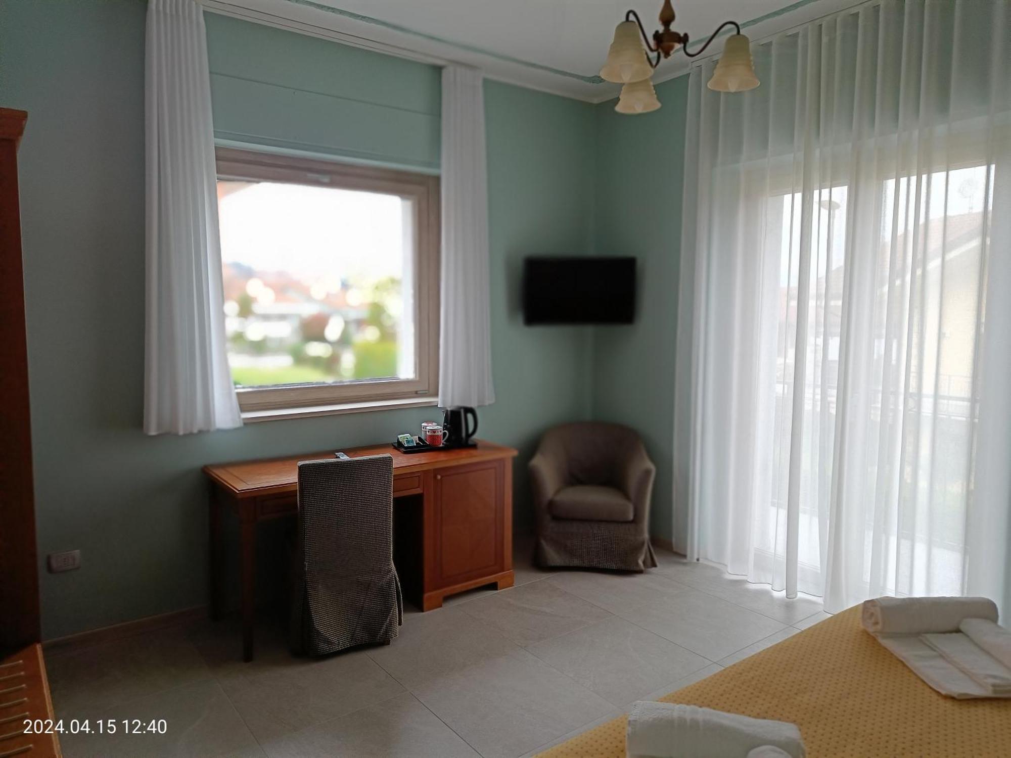 Villa Mariana Bed And Breakfast Saluzzo Exteriör bild
